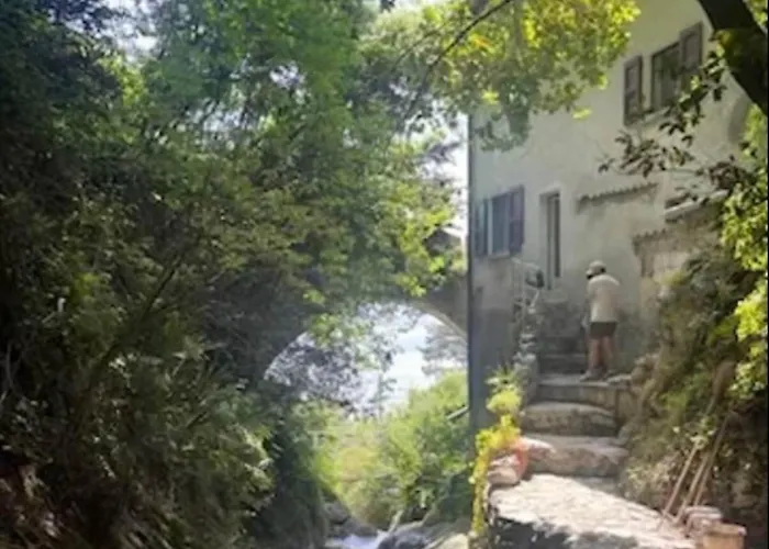 Postcard View 3 Minutes Walk From The Appartement *